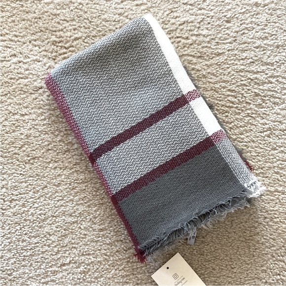 Plaid Blanket Scarf/Wrap - Picture 4 of 5